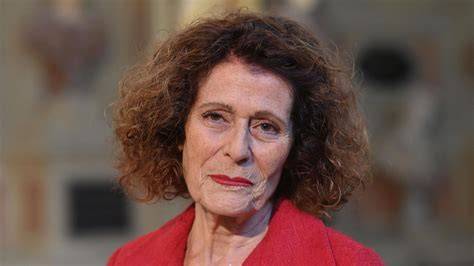 Porträt von Laura Esquivel, Autorin des Romans