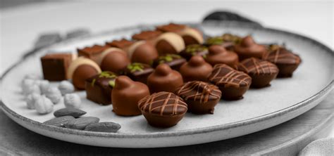 Präsentation von Schokoladen, Pralinen und Frühstücksarrangements in der Manufaktur