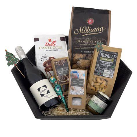 Präsentkorb mit Pralinen und Gebäck
