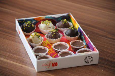 Pralinen als Geschenk hübsch verpackt, beispielsweise in einer kleinen Schachtel