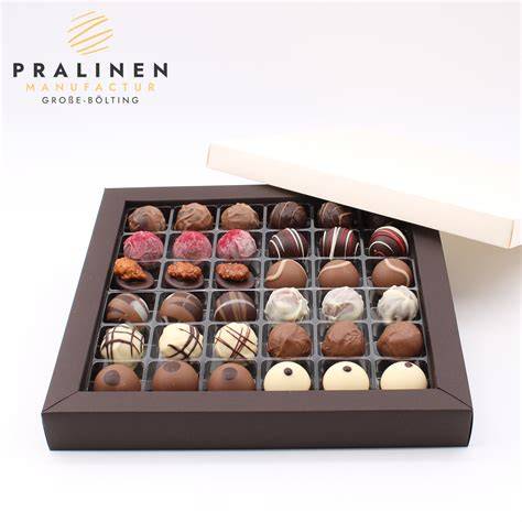 Pralinen in Geschenkbox, festlich verpackt