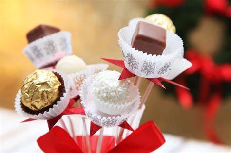 Pralinen in Papiermanschetten