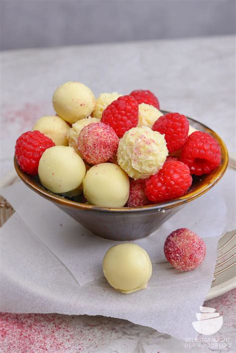 Pralinen mit Himbeer-Joghurt-Füllung, Zutaten und Zwischenschritte
