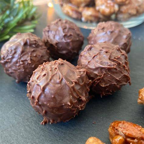 Pralinen mit Hohlkugeln und Mandeln