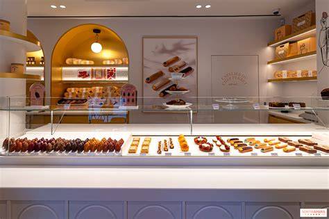 Pralinenauslage in einer Paris Pâtisserie