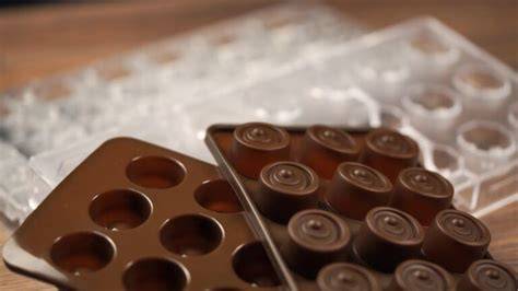 Pralinenformen: Trüffel, Hohlkörper und Schichtpralinen