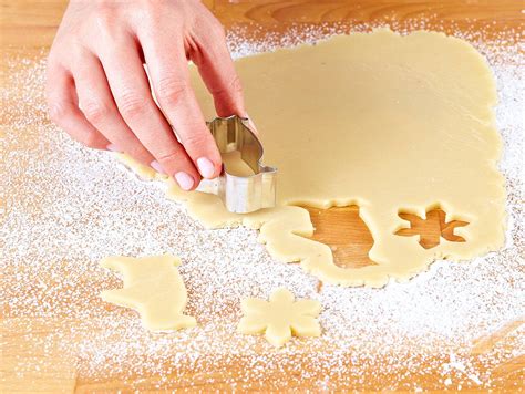 Pralinengabel beim Eintauchen von Plätzchen