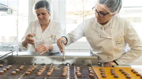Pralinenproduktion Handarbeit