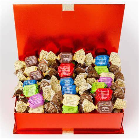 Pralinenschachteln: Exquisite Trüffel und Geschenkboxen