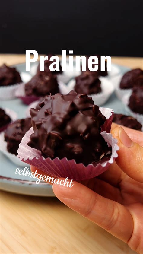 Pralinenschritte: Einweichen, Pürieren, Formen, Überziehen