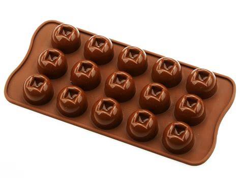 Pralinenzubehör, Silikonformen und Zutaten für weiße Pralinen