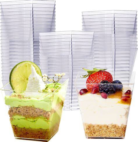 Praxiseinsatz Plastik-Dessertbecher auf einem Buffet