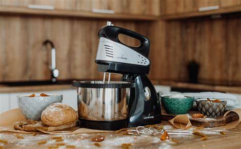 Praxistipp: Marzipanaufschlagen und Cremezubereitung mit Handmixer