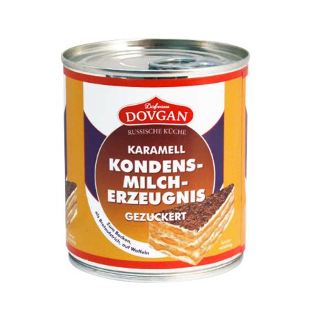 Produktfoto: Dovgan gezuckerte Karamell-Kondensmilch Dose neben Kaffee, Waffeln und Früchten