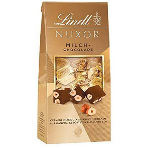 Produktfoto Lindt Nuxor offen mit sichtbaren Haselnüssen