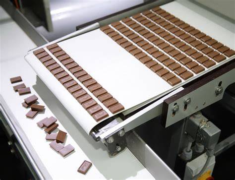 Produktion und Abkühlung von Schokoladentafeln