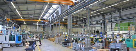 Produktionshalle und moderne Verpackungstechniken