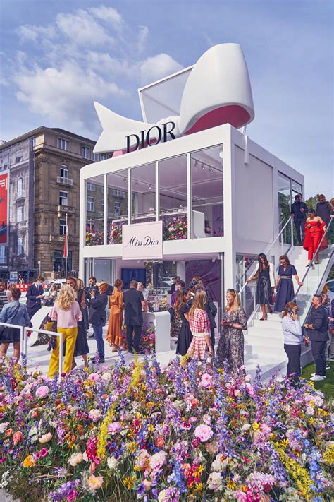 Promotions- und Geschenkverpackungs-Szene im Pop-up