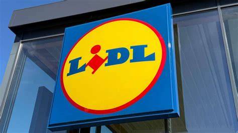 Prospekt-Collage: Lidl Torten-Deals, Preis 5,99 €, Medovnik/Schichttorte