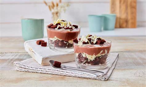 Proteinreiches Schoko-Dessert im Glas