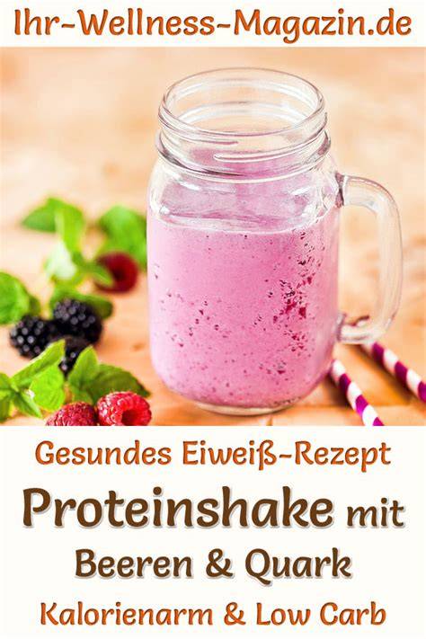Proteinshake mit Haferflocken und Beeren