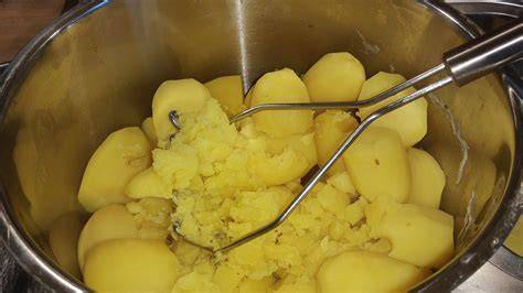 Prozess: Kartoffeln stampfen und passieren