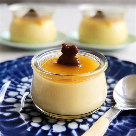 Pudding in verschlossenen Gläsern