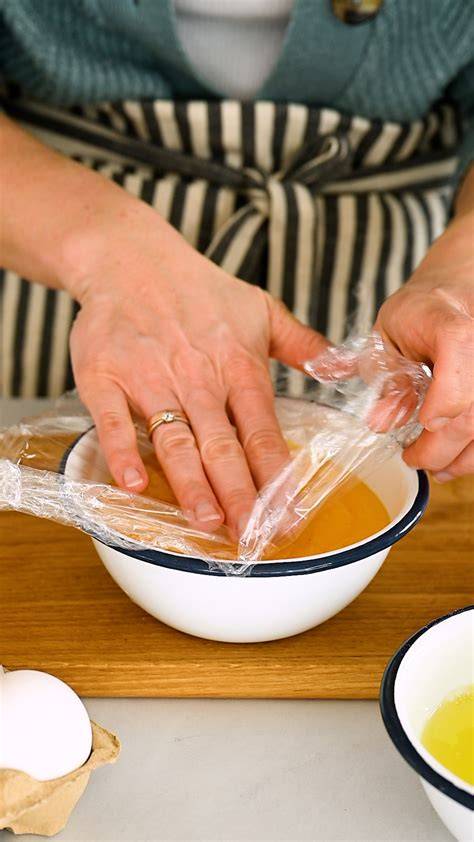 Pudding ohne Haut - Frischhaltefolie direkt auf der Oberfläche