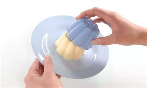 Pudding wird gestürzt - Schritt-für-Schritt