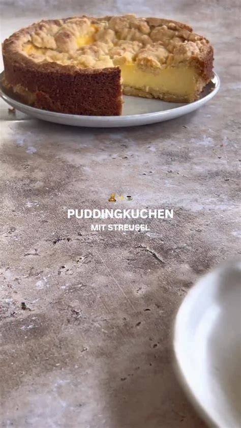 Puddingkochen im Topf, cremiger Vanillepudding