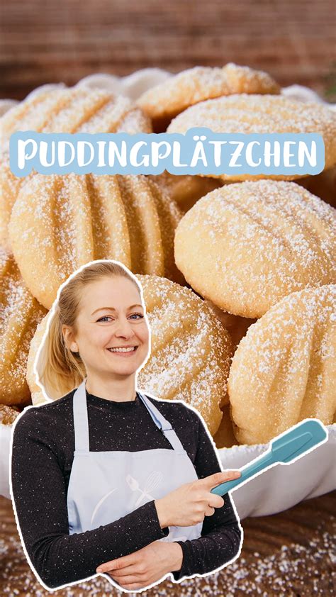 Puddingplätzchen auf Blech mit Puderzucker
