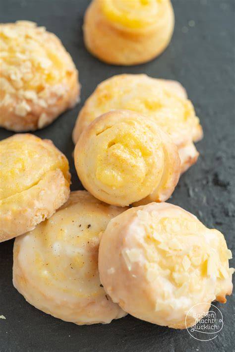 Puddingschnecken aus Quark-Öl-Teig, Schnitt und Rollschritte