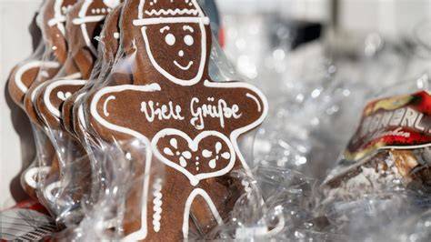 Pulsnitzer Lebkuchen und Adventskalender auf einem Markt