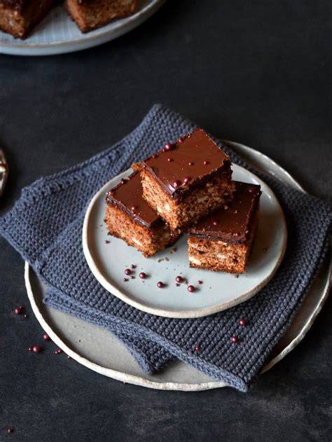 Quadratische Lebkuchenwürfel mit Schokoladenglasur