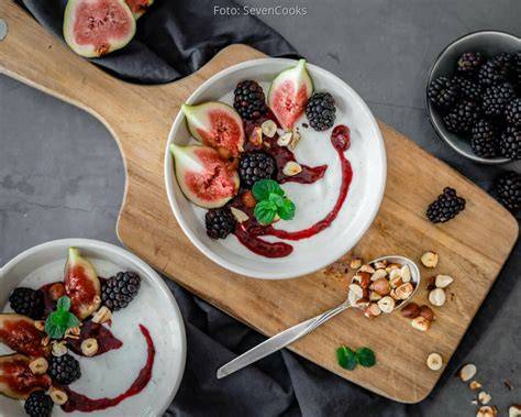 Quark mit Brombeeren und Feigen