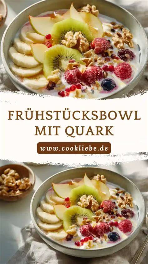 Quark mit Früchten und Kräutern als Frühstücksbowl