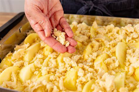 Quark-Öl-Teig: Schrittfolge vom Teig bis zum goldbraunen Blechkuchen
