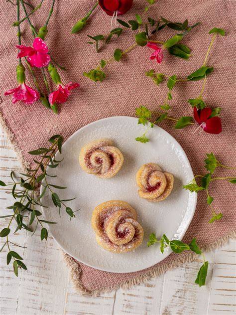 Quark-Öl-Teig ohne Ei - Anwendungen: Rosen, Blechkuchen, Quiche