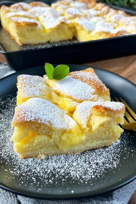 Quark-Blechkuchen frisch gebacken
