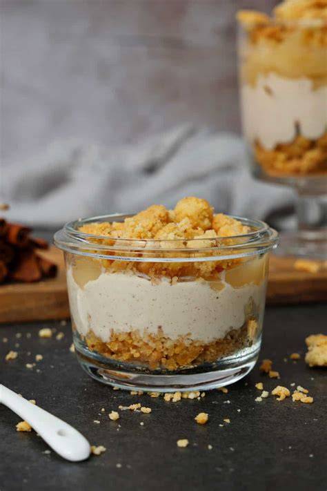 Quark-Mousse im Glas mit Florentiner-Krokant