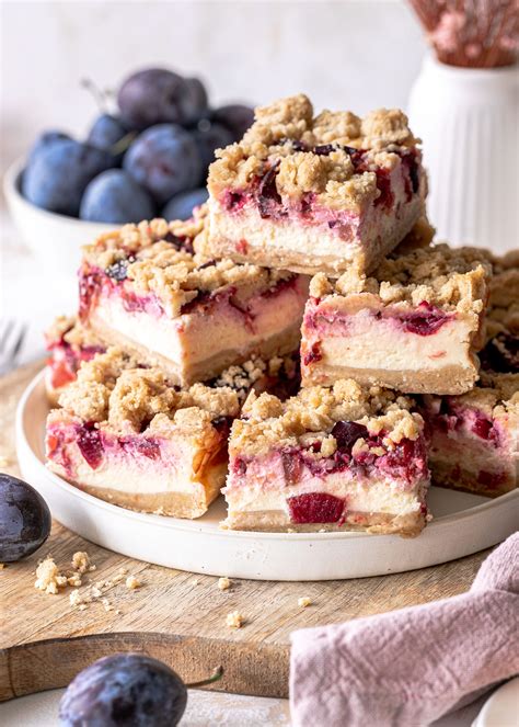 Quark-Obst-Kuchen mit Zwetschgen