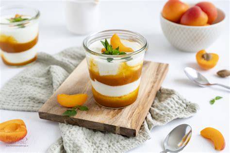 Quark-Sahne-Creme mit Aprikosen