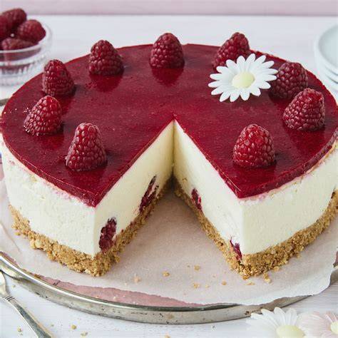 Quark-Sahne-Torte mit Früchten