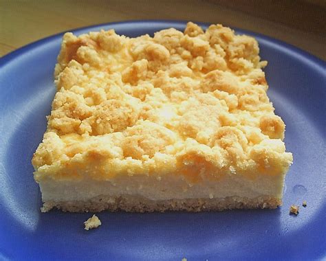 Quark-Streuselkuchen vom Blech - Schichten und Stücke