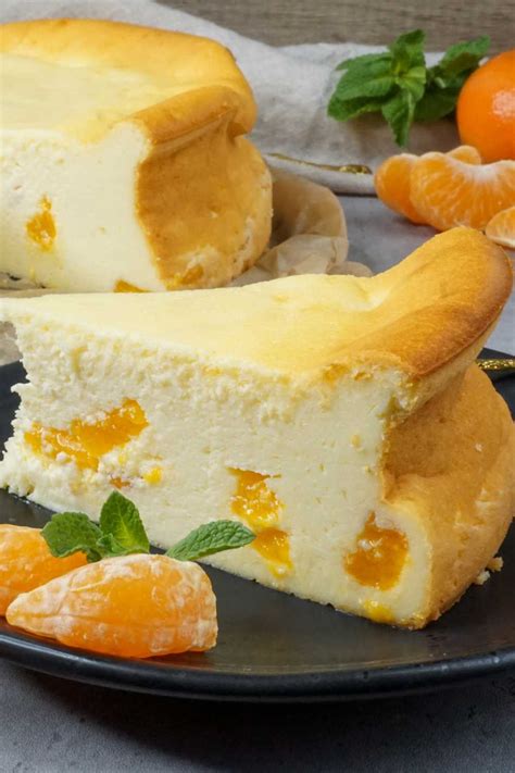 Quarkkuchen mit Mandarinen garniert