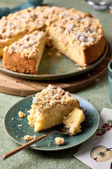 Querschnitt: Rührteig, Apfelfüllung, Streusel