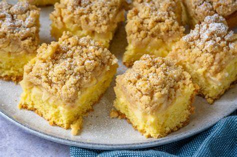 Querschnitt: Saftige Butterkammern im Hefeteig, Apfel-Zimt-Schicht