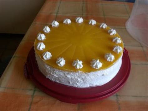 Querschnitt der fertigen Aranca Torte mit Pfirsich- und Maracuja-Schichten