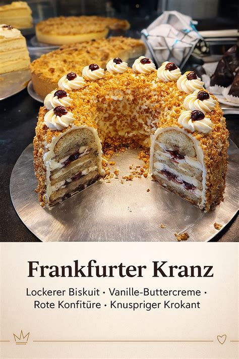 Querschnitt der kleinen Frankfurter Torte mit Buttercreme und Konfitüre