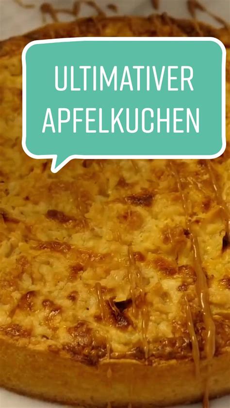 Querschnitt des Kuchens: hoher Rand, ganze Äpfel, Vanillecreme